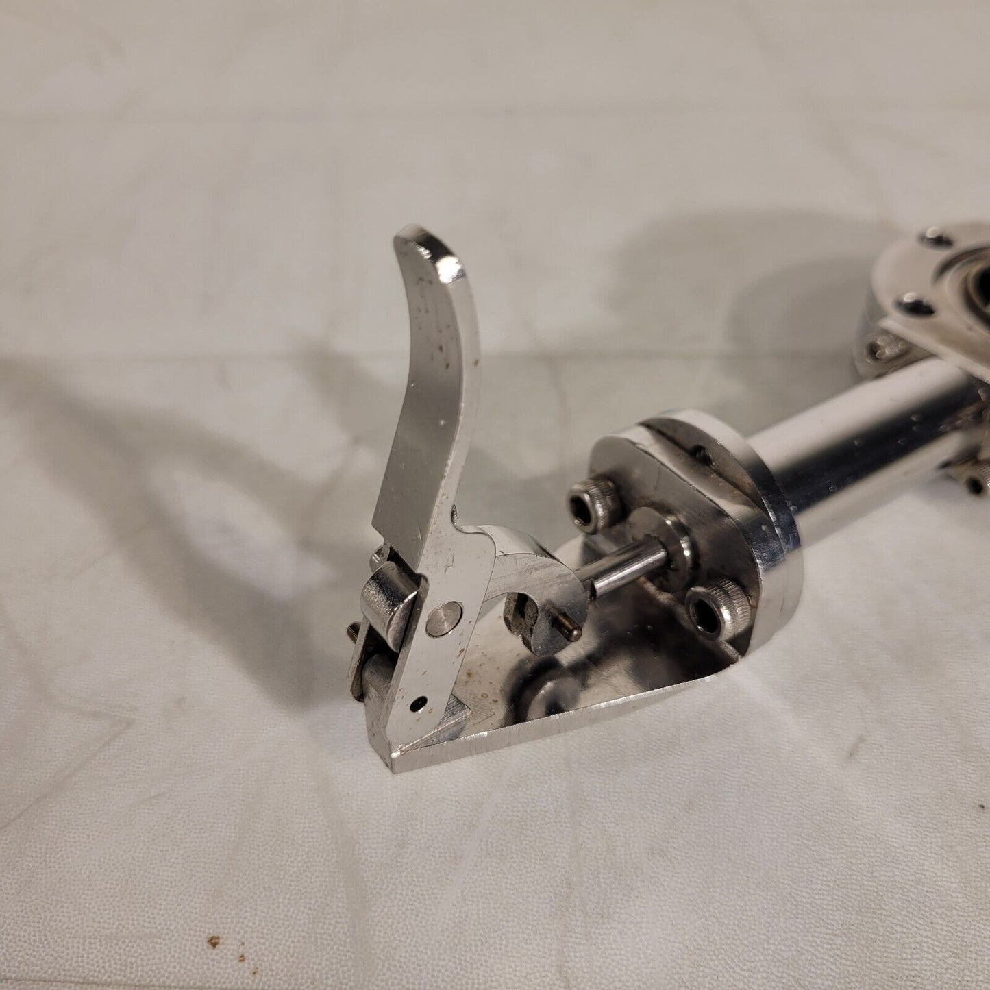 Varian 2.75" DN35CF Conflat Flange Manual Window Actuator Valve Component