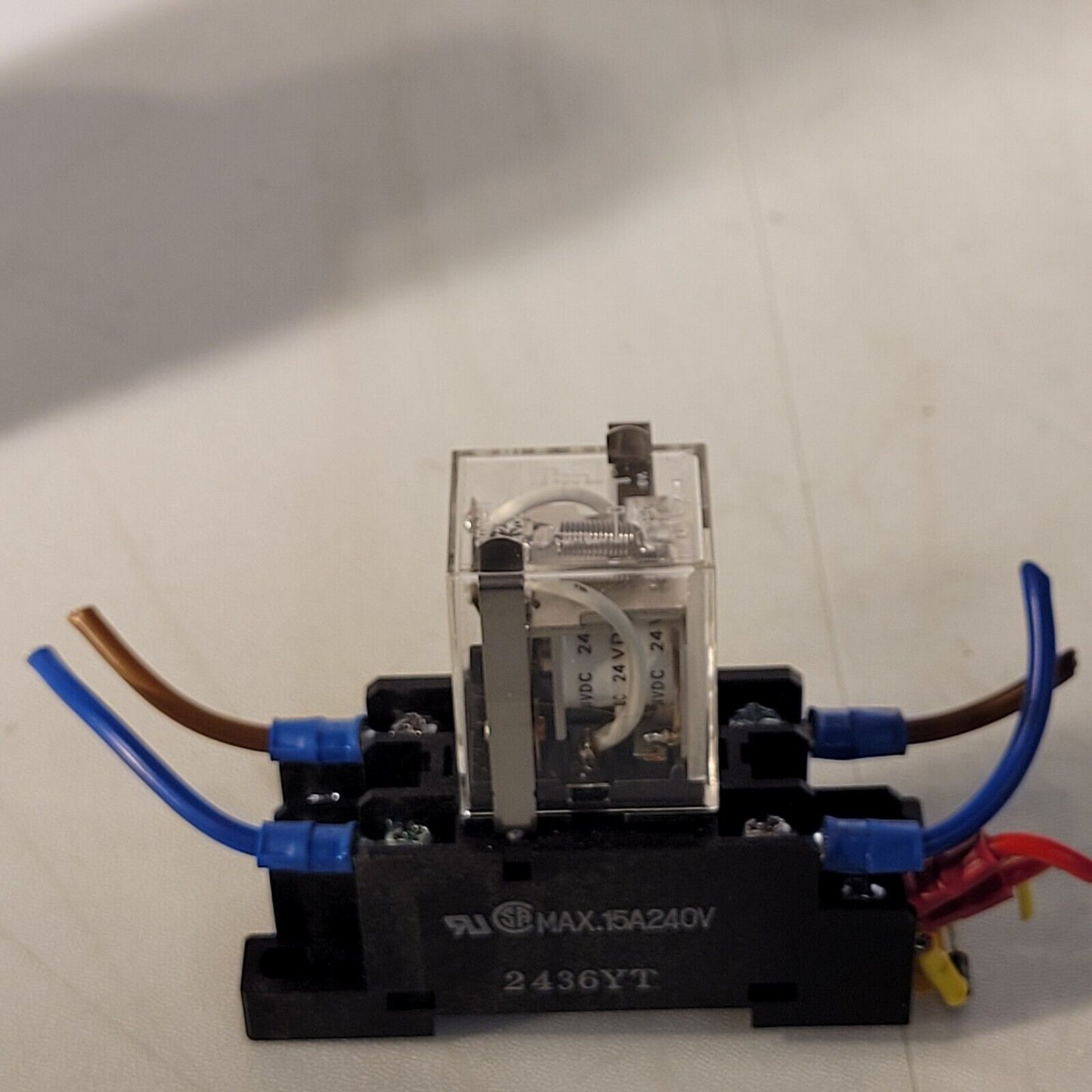 Omron LY2 Relay Electromagnetic DPDT 10A 120VAC 1/2HP 12A 240VAC With Base