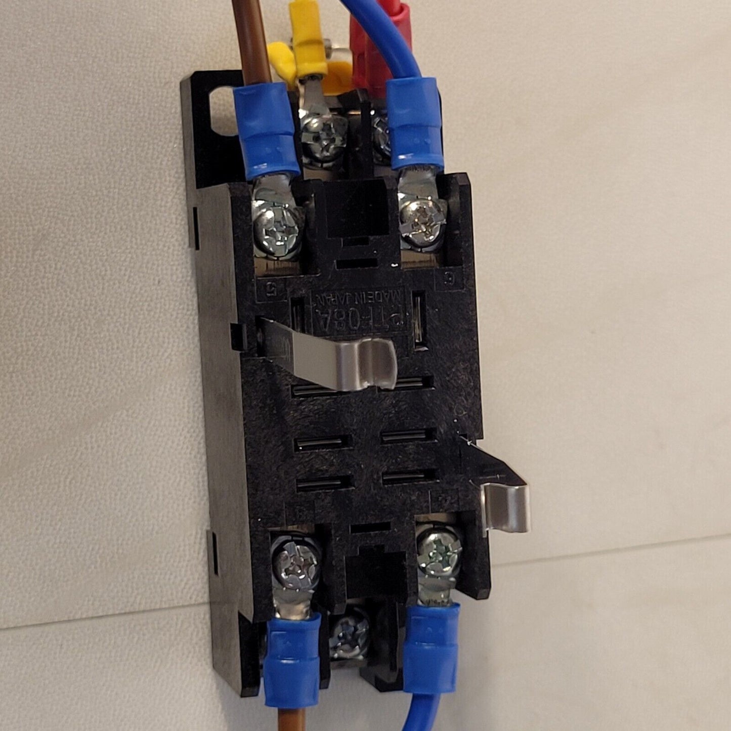 Omron LY2 Relay Electromagnetic DPDT 10A 120VAC 1/2HP 12A 240VAC With Base