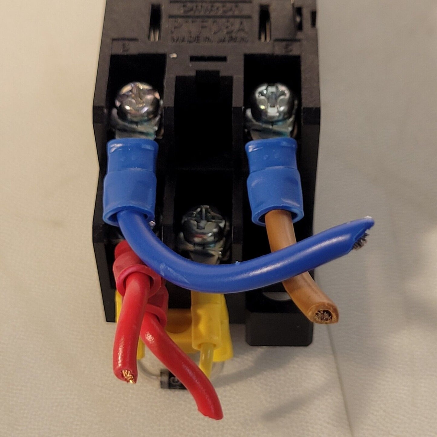 Omron LY2 Relay Electromagnetic DPDT 10A 120VAC 1/2HP 12A 240VAC With Base