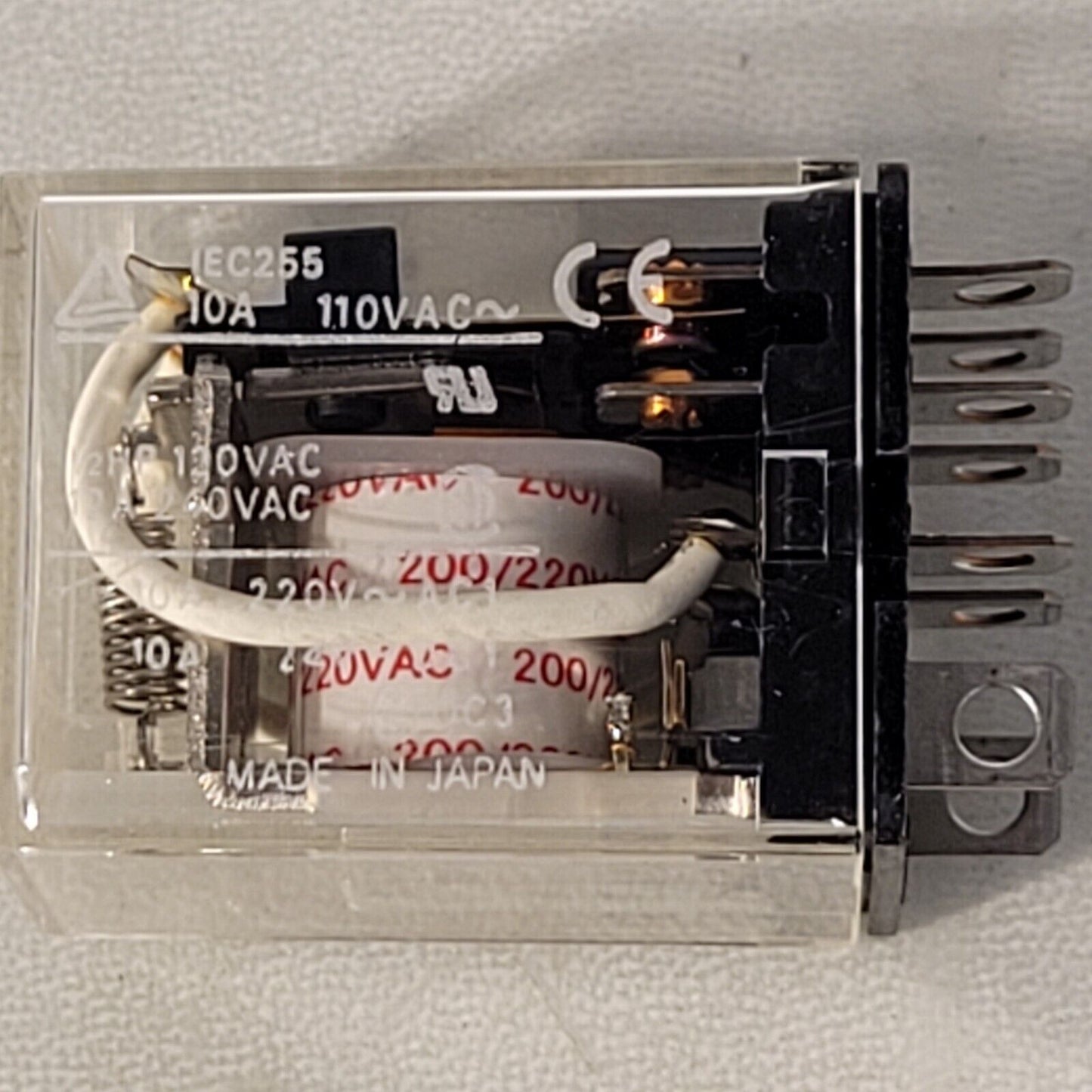 Omron LY2N 200/220 VAC Relay Electromagnetic DPDT 10A 110VAC  1/2HP  12A 240VAC