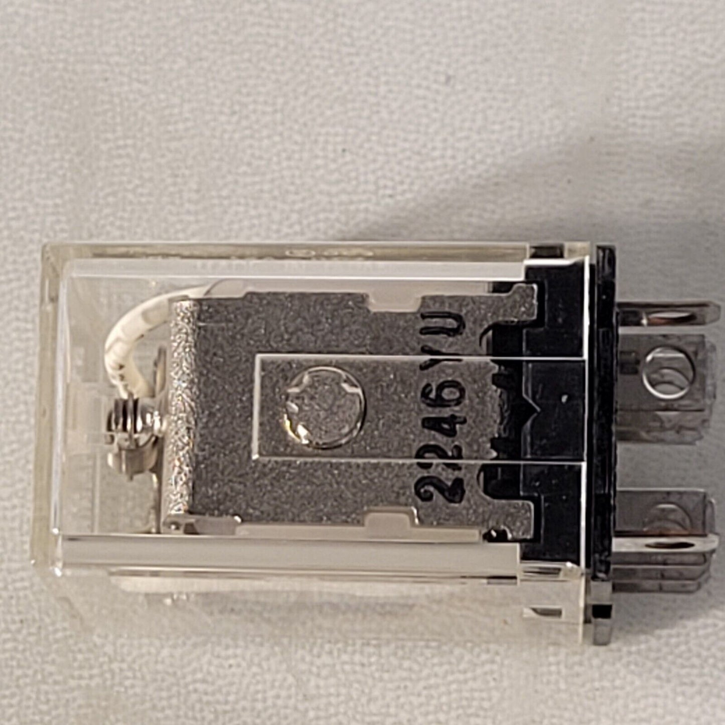 Omron LY2N 200/220 VAC Relay Electromagnetic DPDT 10A 110VAC  1/2HP  12A 240VAC