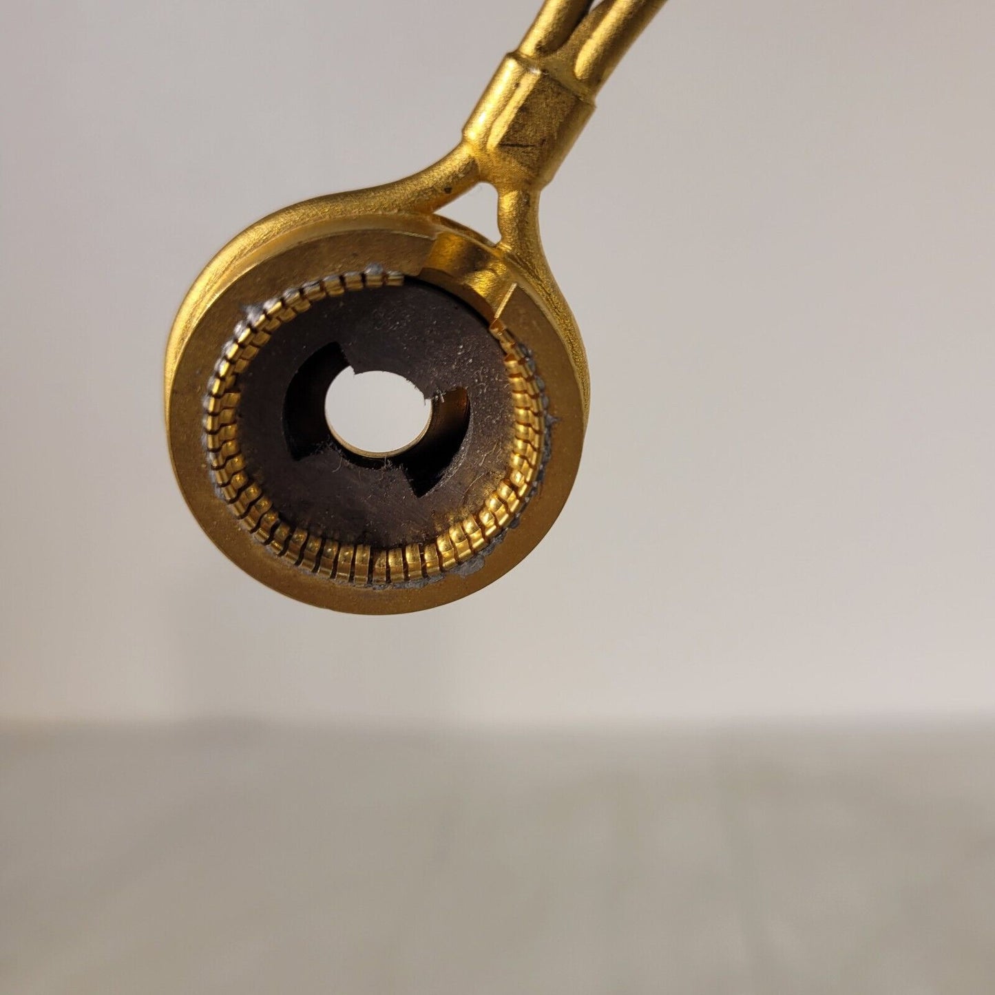 Sputtering Disk Mount 7/8" Mounting Diameter,  3/8" View Diameter, Water-Cooled