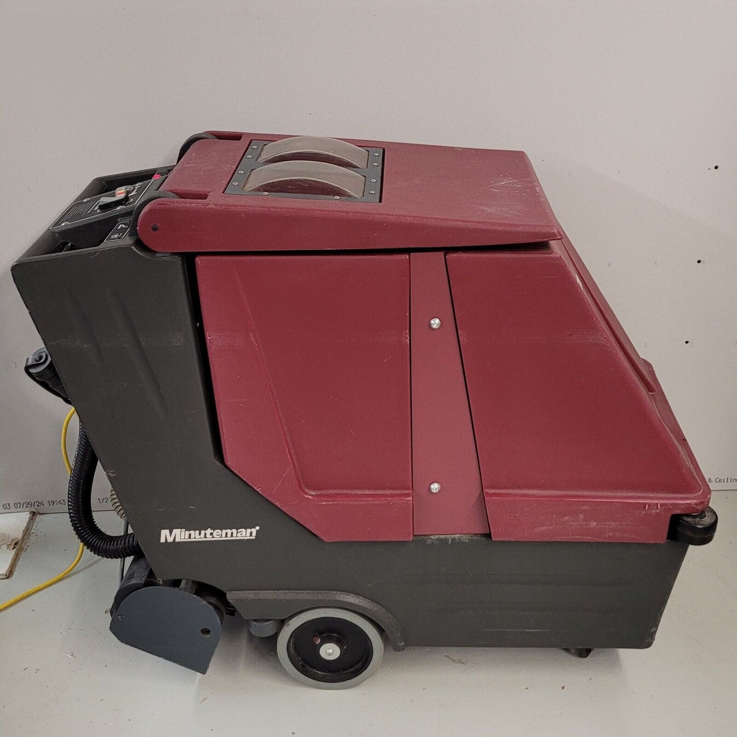 Minuteman Ambassador 20 Walk Behind Carpet Cleaner Extractor Tested C8420-115