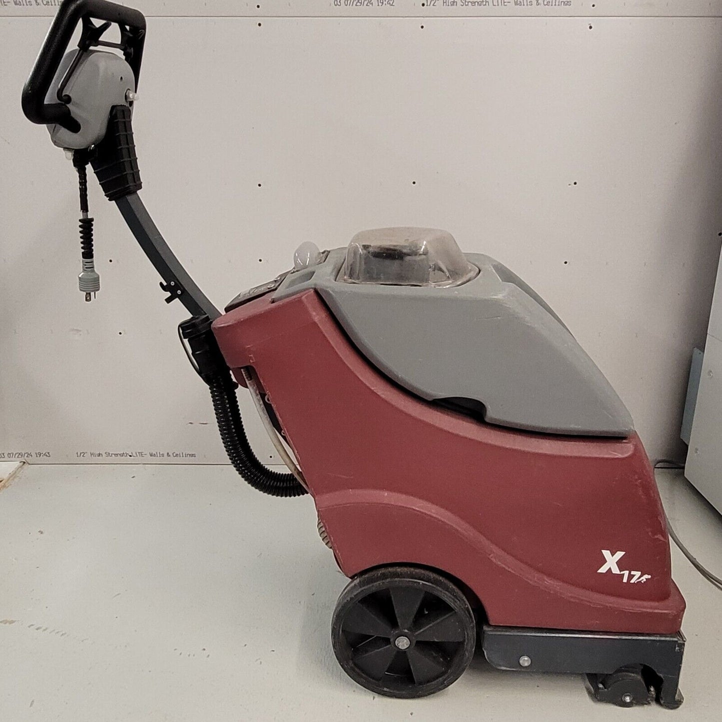 Minuteman X17 Carpet Cleaner Pro-Grade Eco Extractor Missing Spray Knob X17115