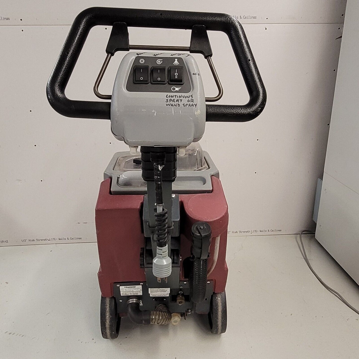 Minuteman X17 Carpet Cleaner Pro-Grade Eco Extractor Missing Spray Knob X17115