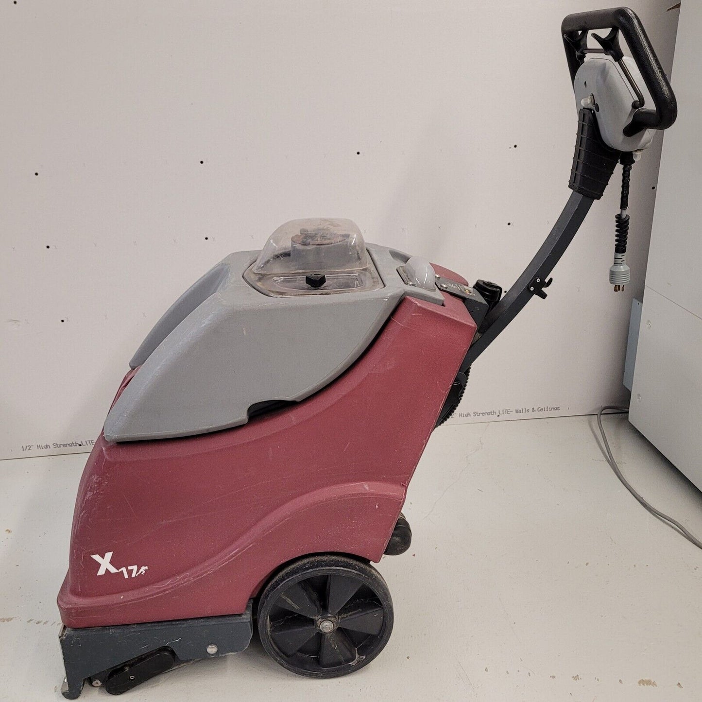 Minuteman X17 Carpet Cleaner Pro-Grade Eco Extractor Missing Spray Knob X17115