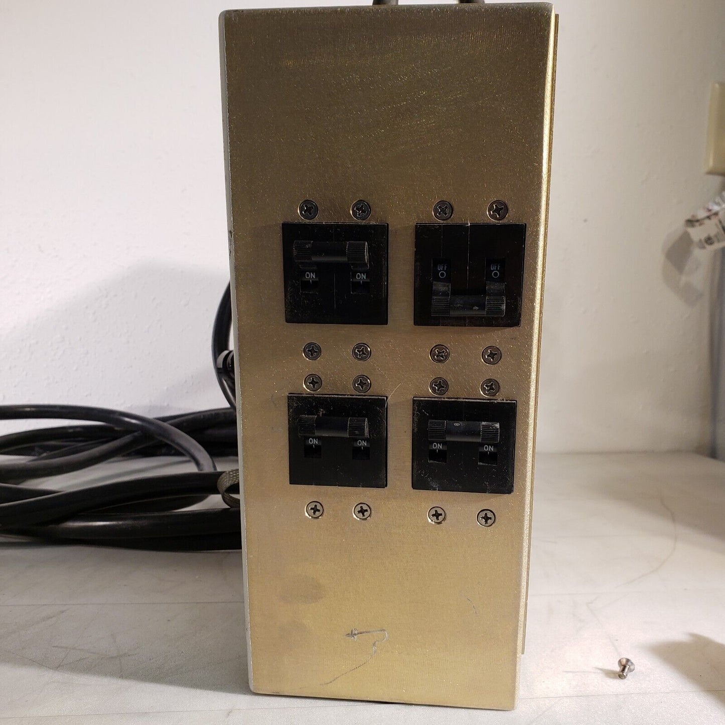 MDS SCIEX Elan 9000 PDU Power Dist Breaker Box 028709 From ICP Mass Spectrometer