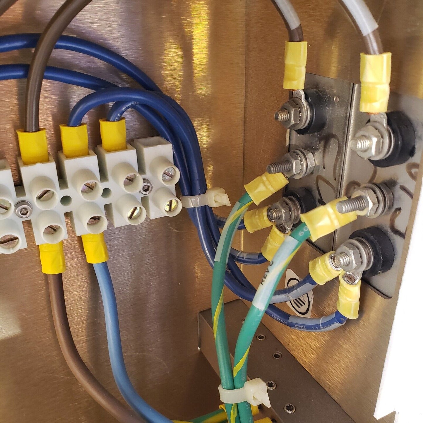 MDS SCIEX Elan 9000 PDU Power Dist Breaker Box 028709 From ICP Mass Spectrometer