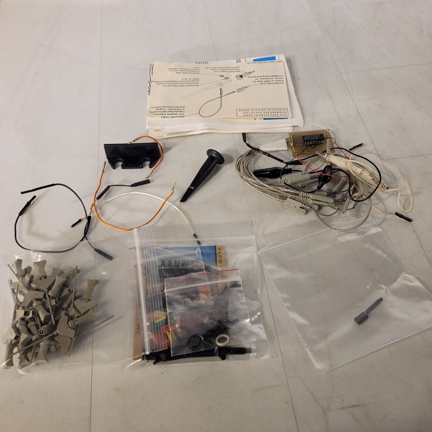 Lot of HP Hewlett Packard and Tek Tektronics Probe Tips, Wires, And Grabbers