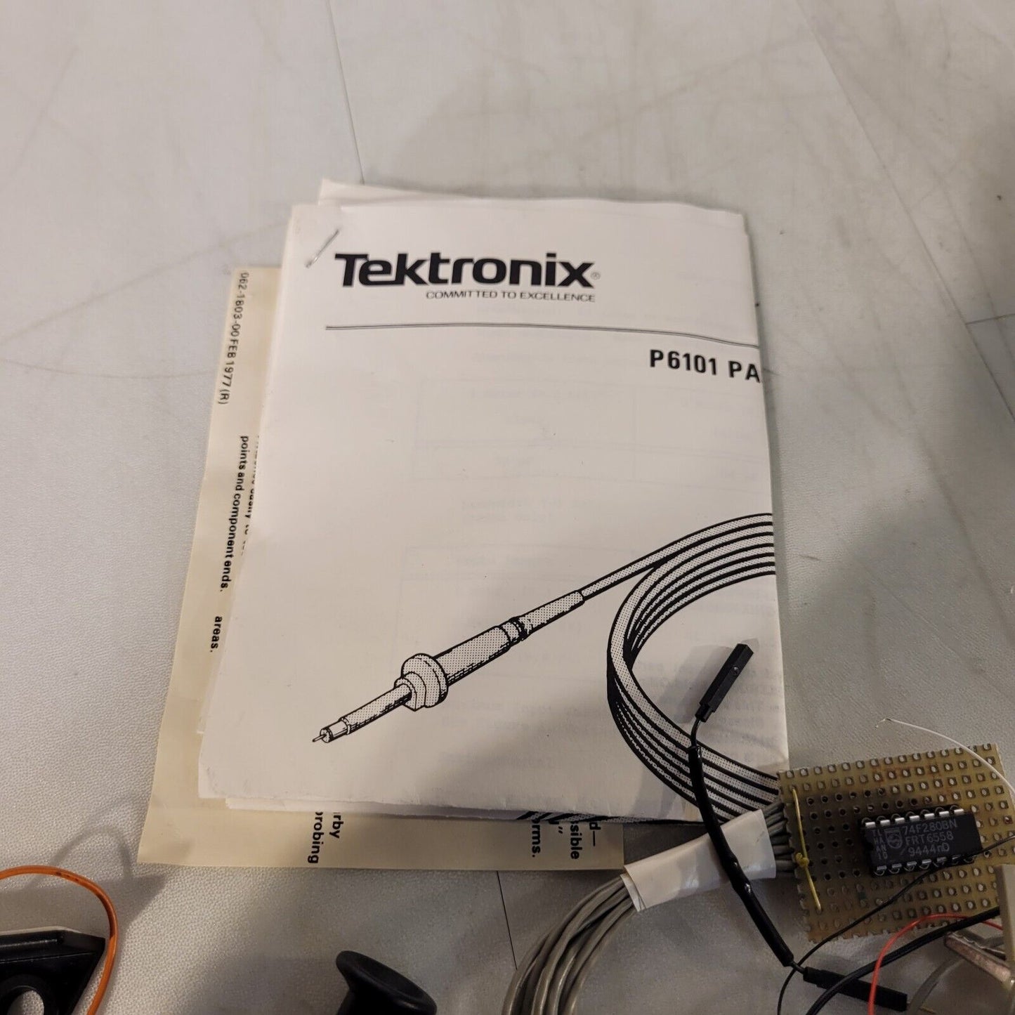 Lot of HP Hewlett Packard and Tek Tektronics Probe Tips, Wires, And Grabbers