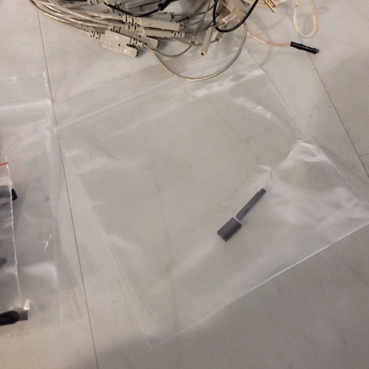 Lot of HP Hewlett Packard and Tek Tektronics Probe Tips, Wires, And Grabbers