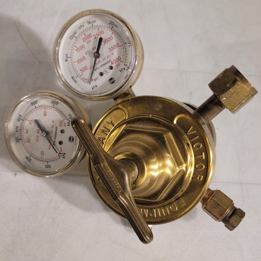 Victor VTS450D Oxygen Pressure Regulator 3000psi Max In Female Connector