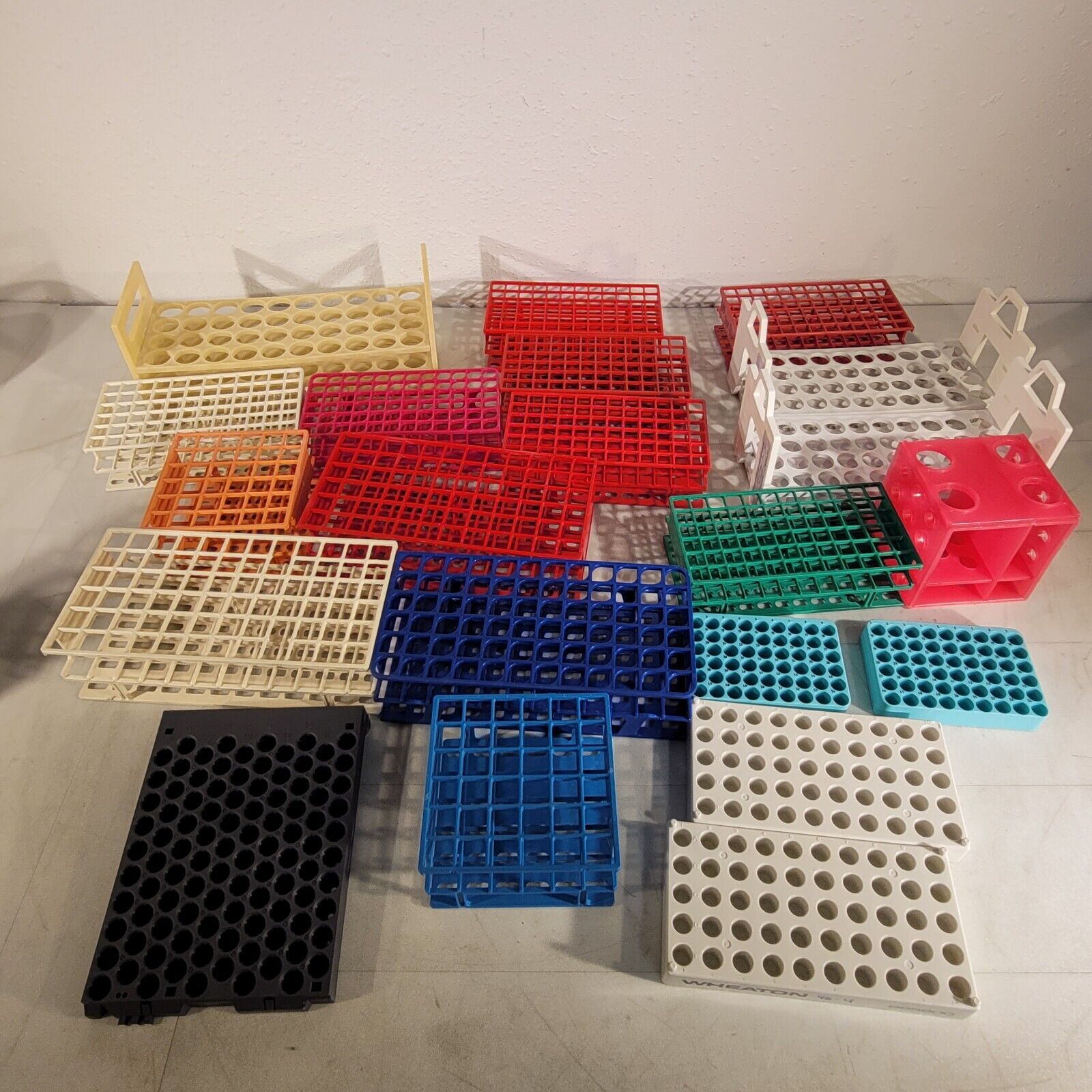 Large Lot of Plastic Sample Vial Tube Racks Various Sizes Bottle Organ ...