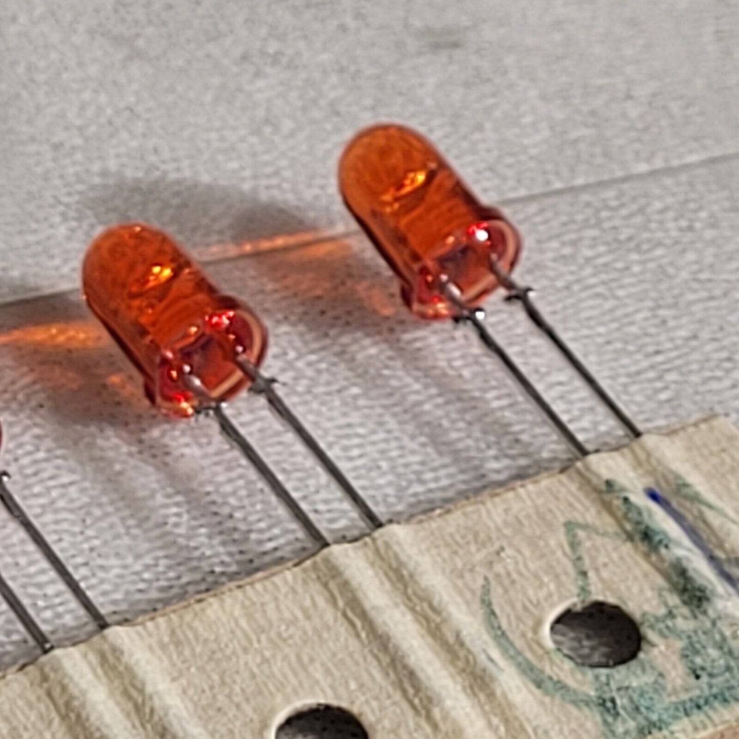 Broadcom HLMP-EJ36-R0PDD Orange LED Thru-Hole THT Lights *Price Per 10 LEDs*