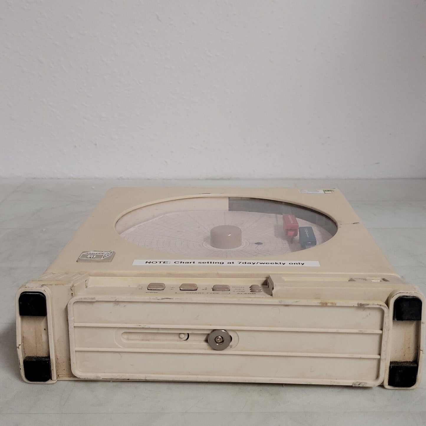 White Box Omega CT485-AL Temperature And Humidity Chart Recorder