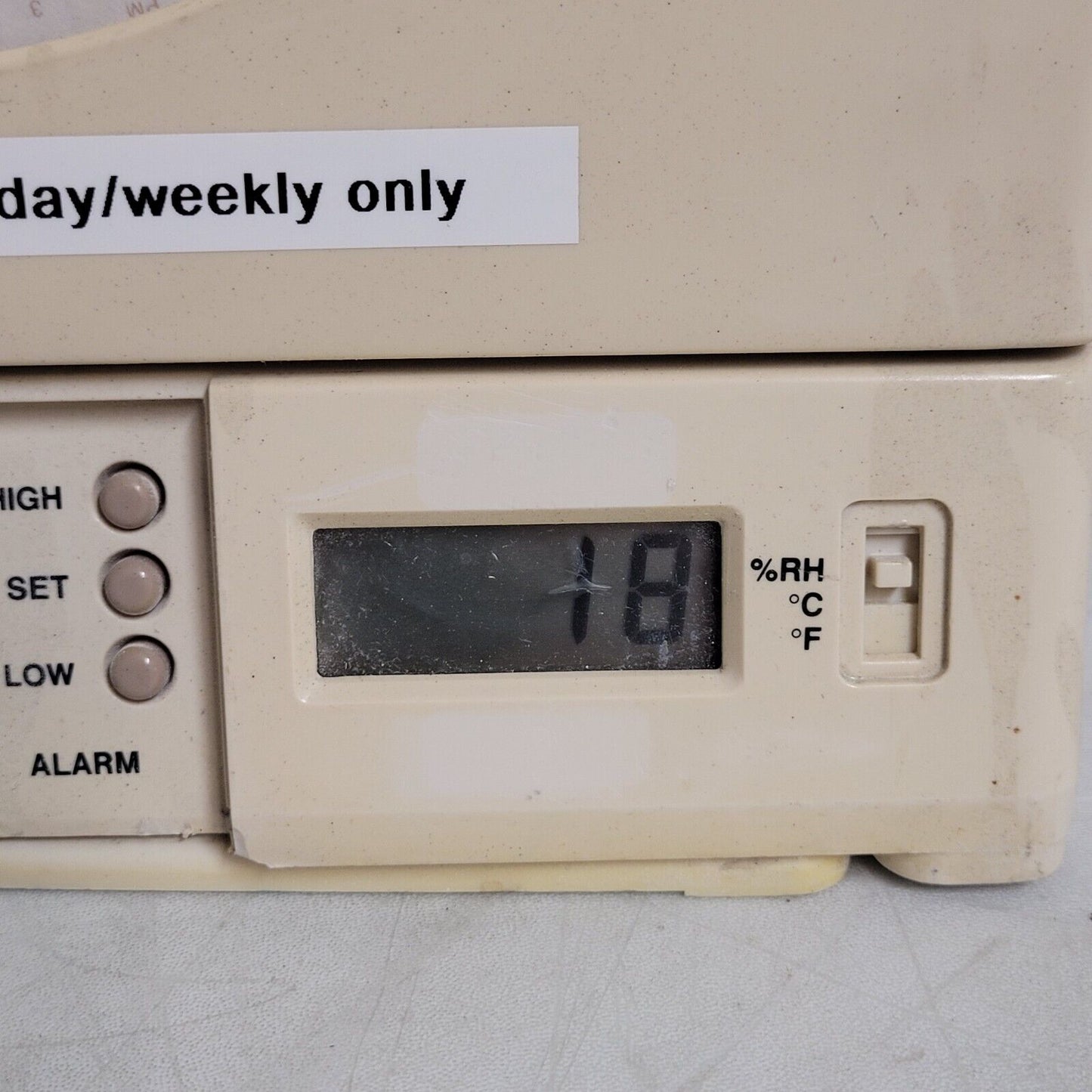 White Box Omega CT485-AL Temperature And Humidity Chart Recorder