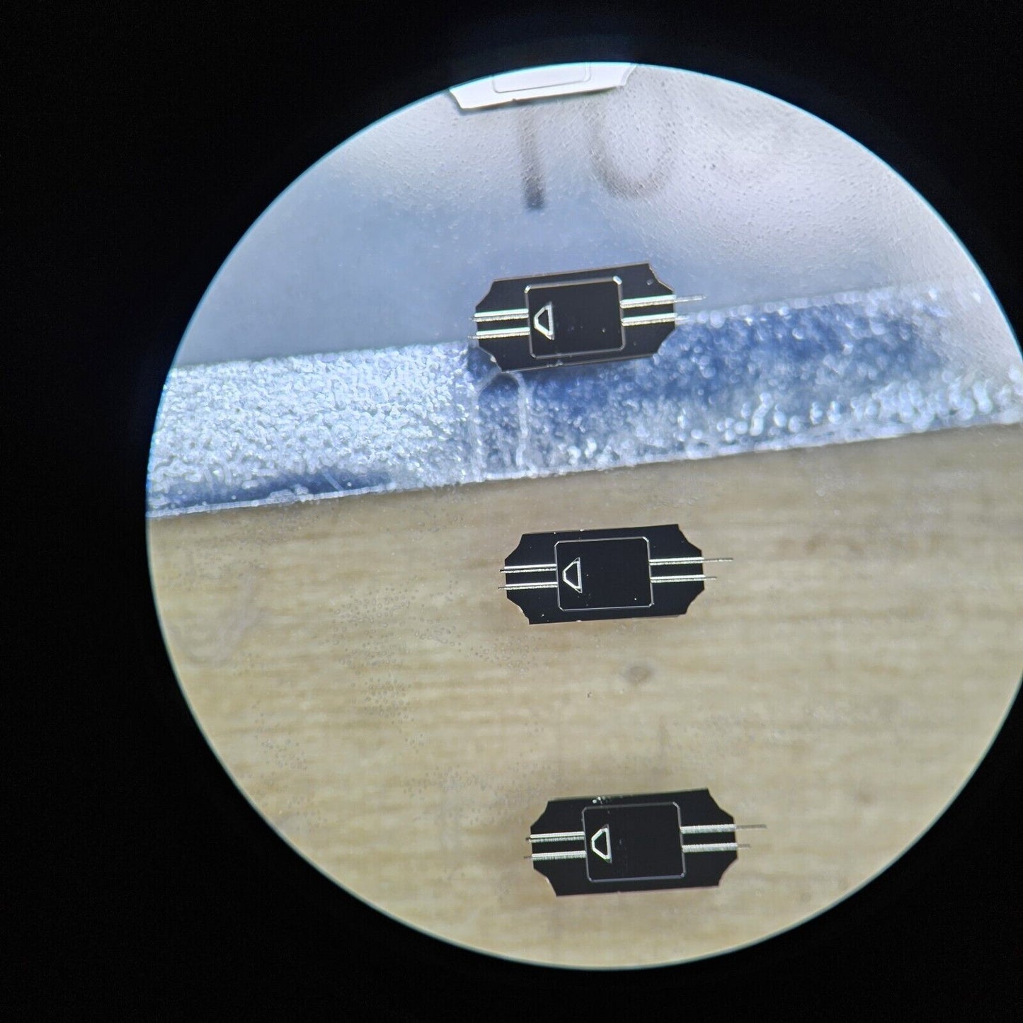 MikroMasch HQ:XSC11/Pt Pack of 29 AFM Cantilevers 4 Tips Per Probe uMasch SPM