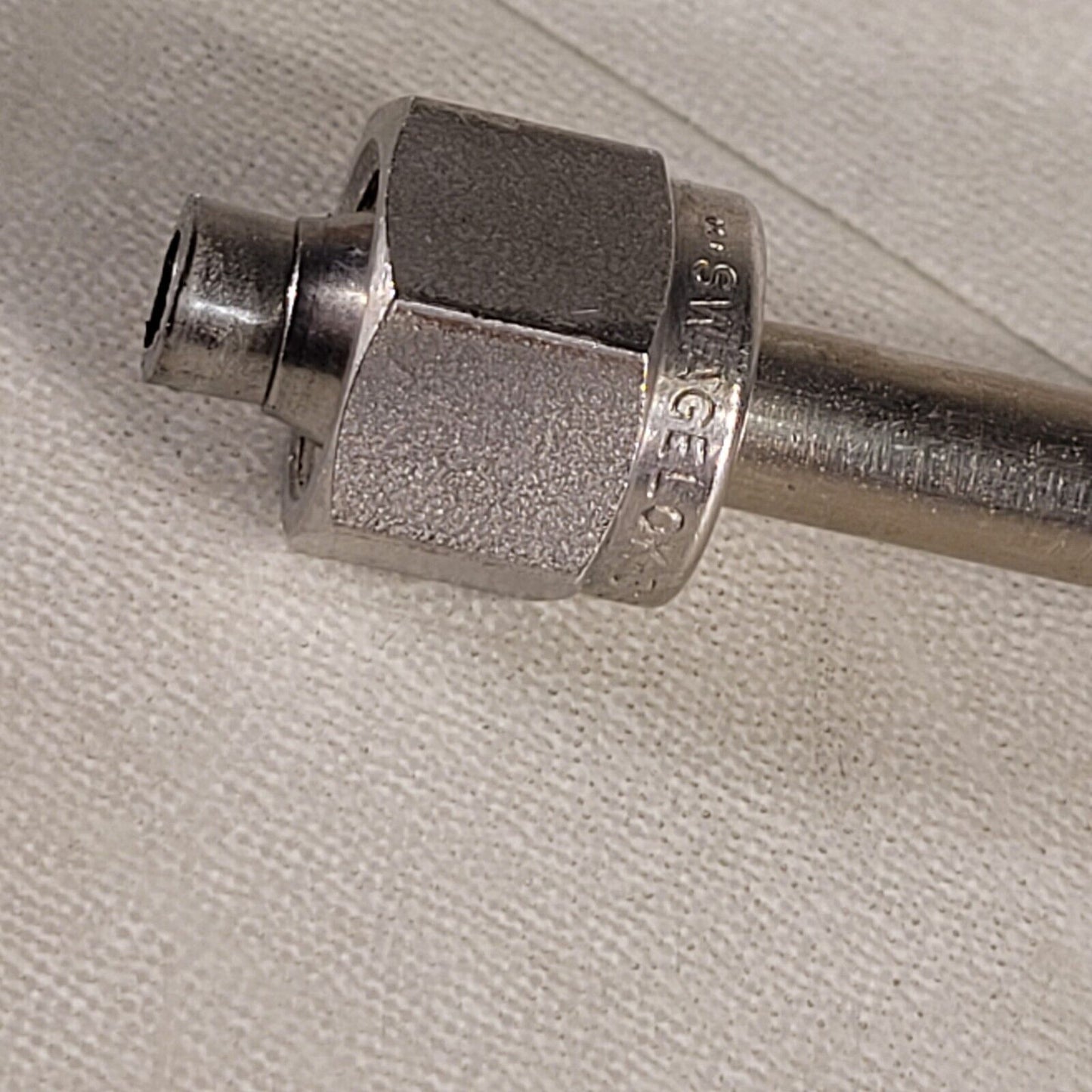 1/4" Male VCR To 1/4" Female Swagelok Adapter Bellows Tube 11" Length
