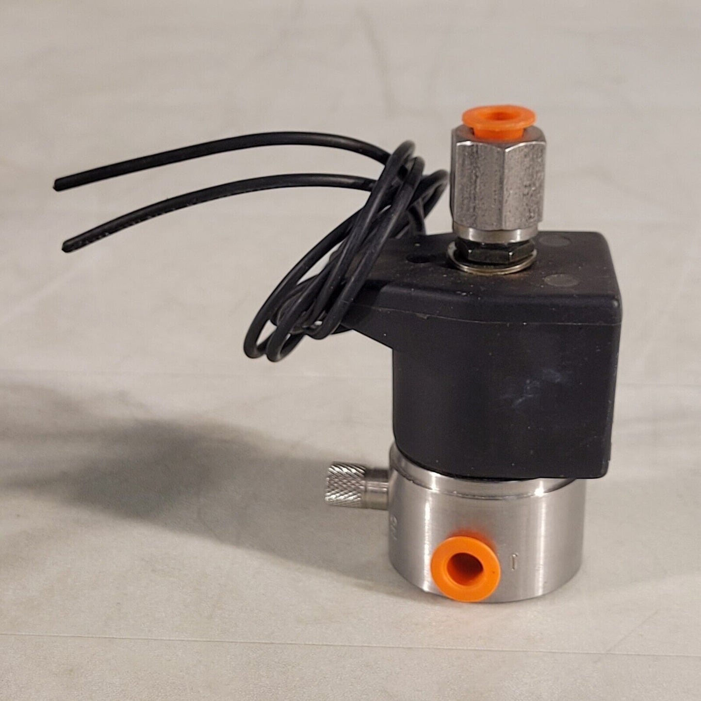 Honeywell 71395SN1GVM5 Solenoid Valve 3-way NC 1/8" 1/16" 120VAC 150PSI