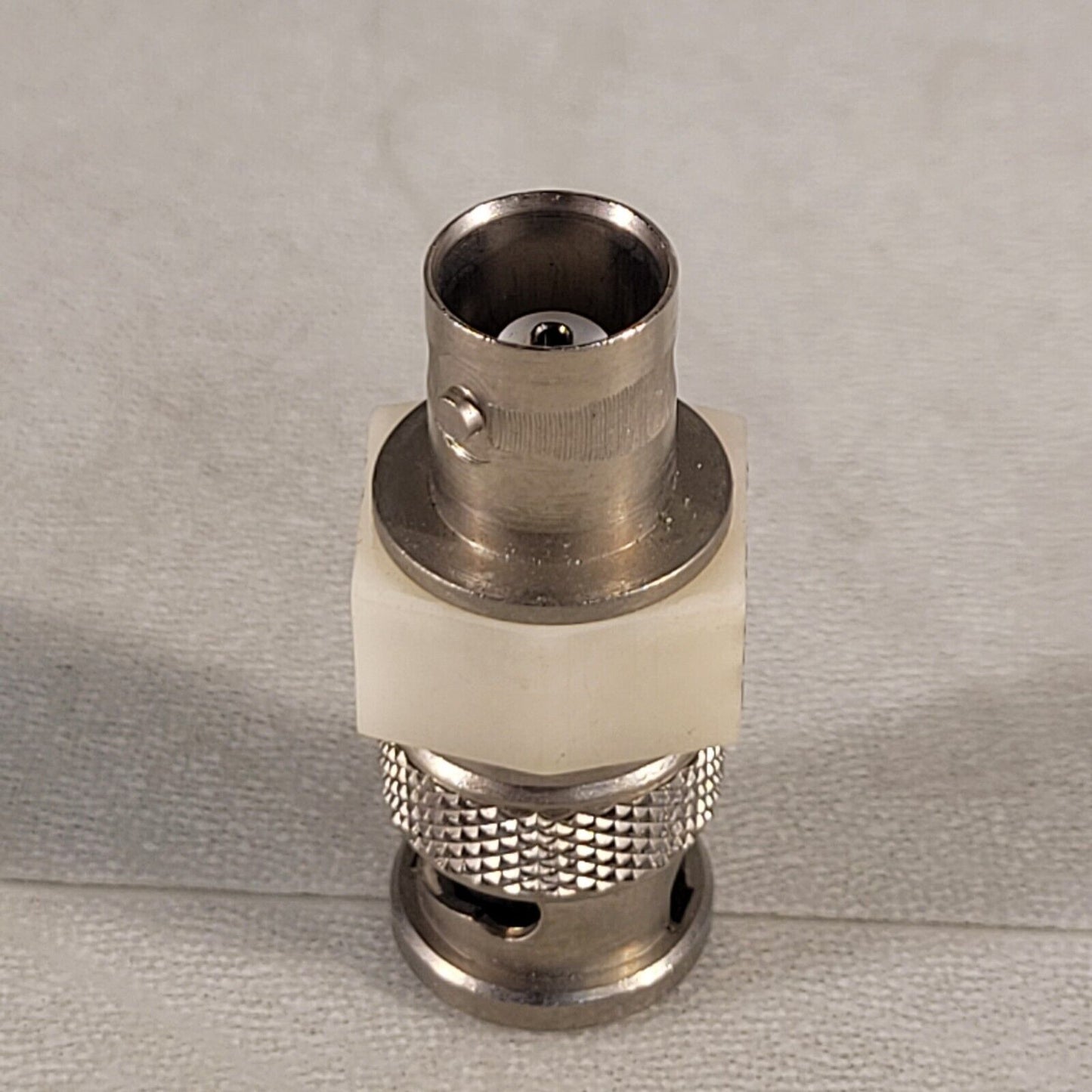 Tektronix  011-0049-01 50 Ohm 2 Watt BNC Feedthrough Termination