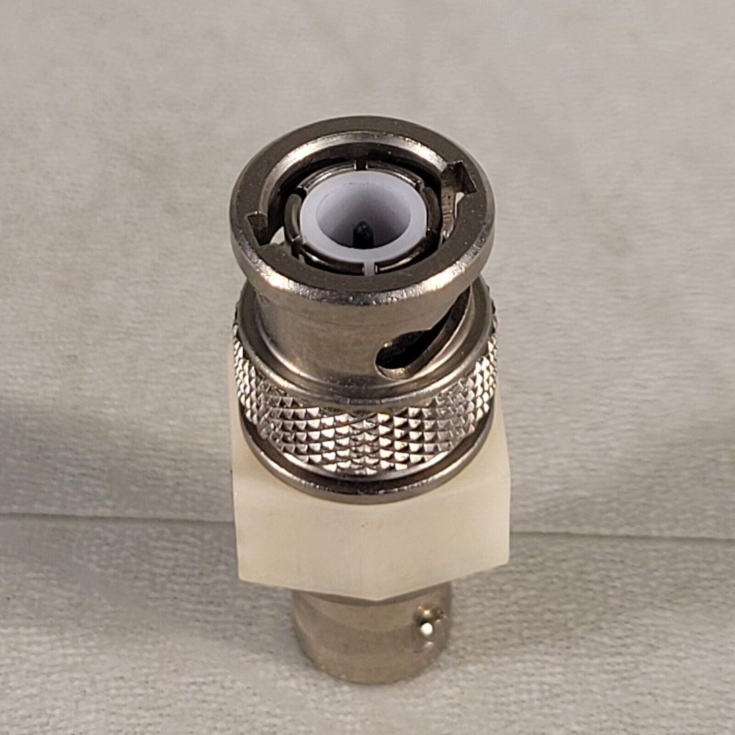 Tektronix  011-0049-01 50 Ohm 2 Watt BNC Feedthrough Termination