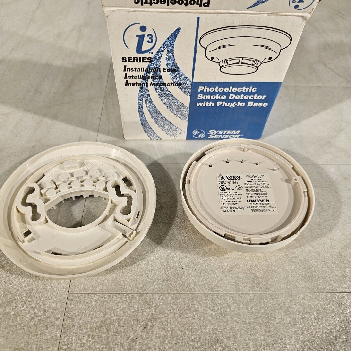 System Sensor 2W-B 2-wire Plug-in Photoelectric w/ Base 12/24V Smoke Detector i3