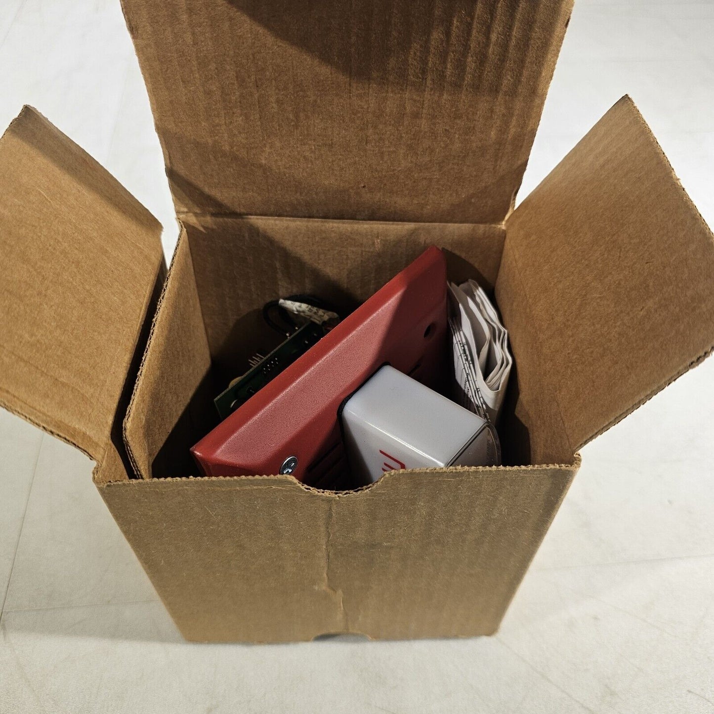 Faraday FOS 2606L-W-14-25V Flush Speaker Strobe Candela Red Fire Alarm NOS