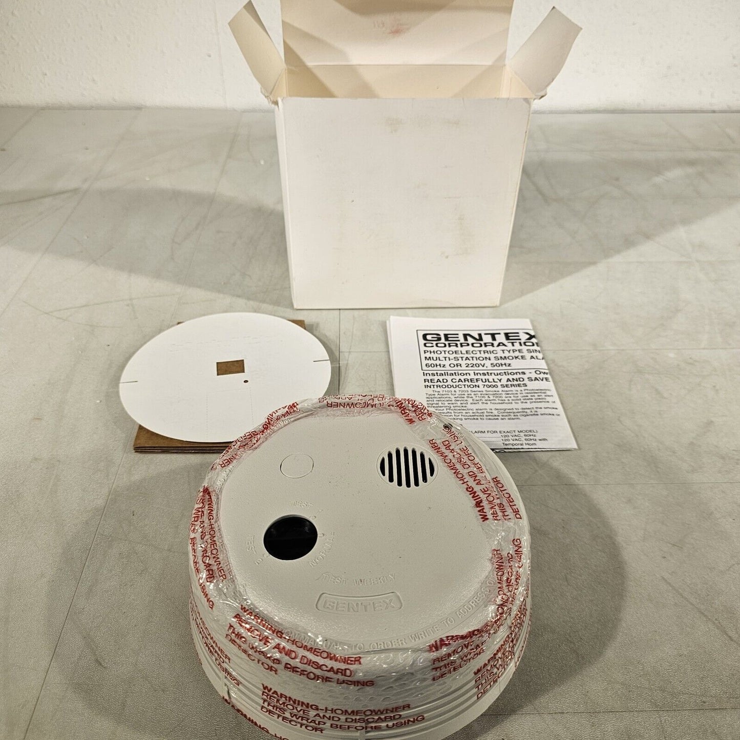 Gentex 907-1113-002 7100F Photoelectric Smoke Detector With Piezo 120VAC Fire