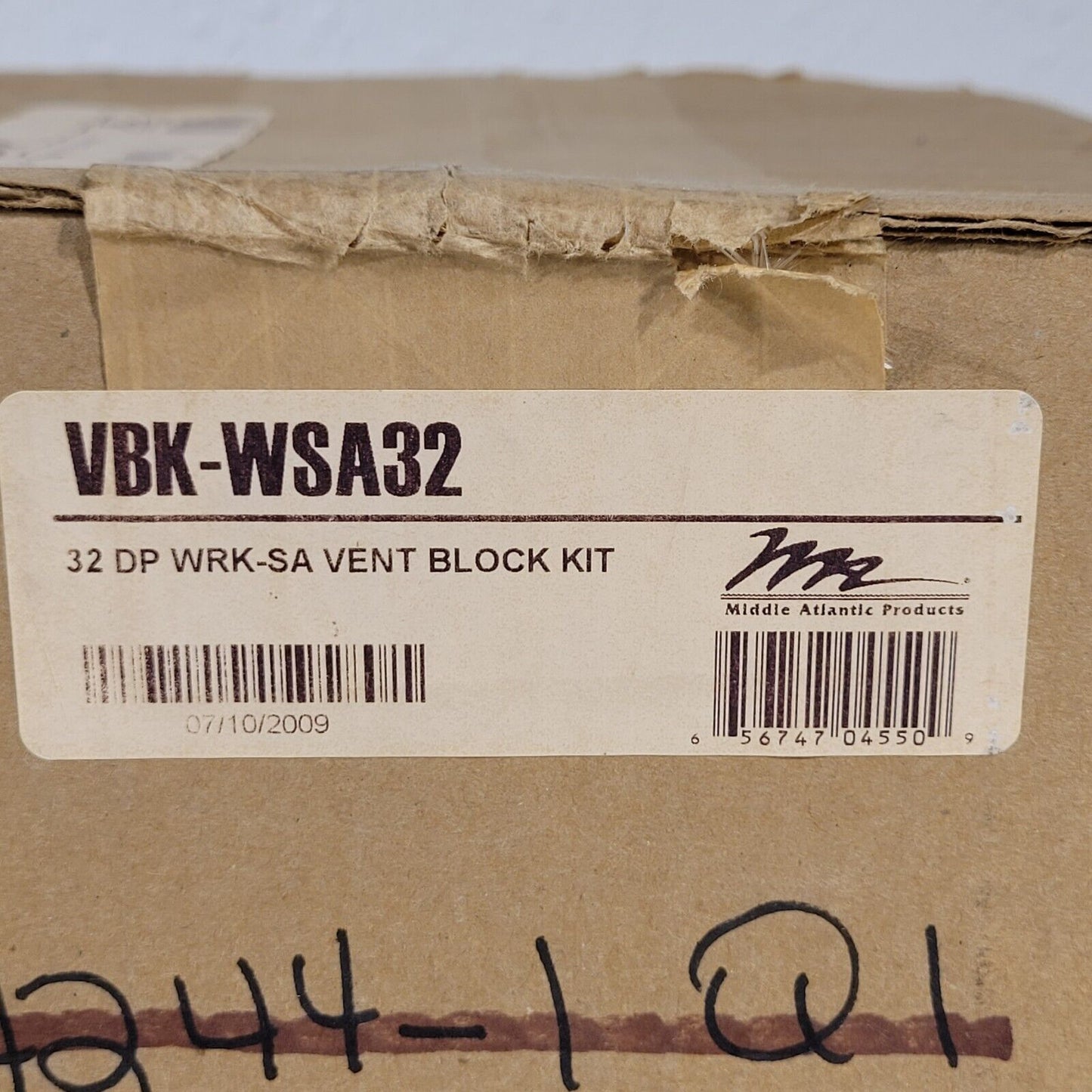 Middle Atlantic Products VBK-WSA32 Vent Blocker Kit for 32.0" Deep Stand Alone