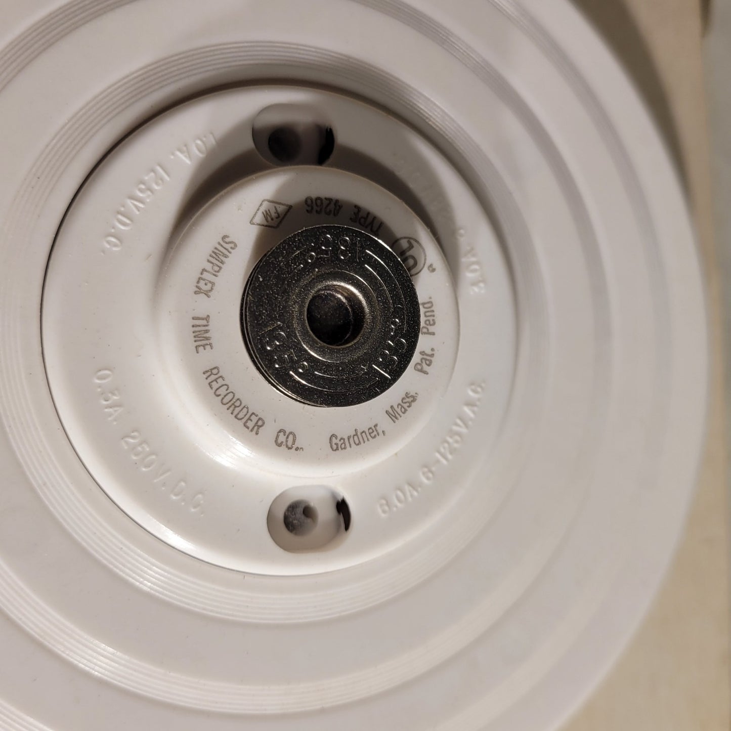 Simplex 4266-135 Heat Detector For Fire Alarm Systems 477-007 Temp Rating 135°