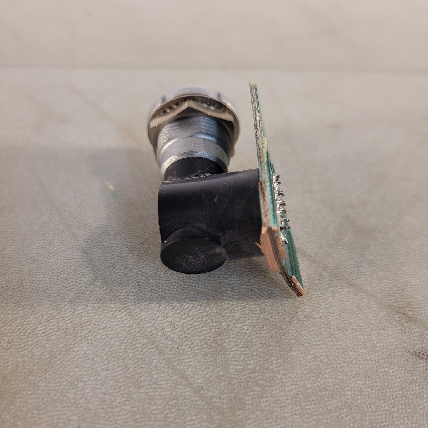 Lemo ECG.2B 16-pin Right Angle Mounted Connector Soldered On Pcb