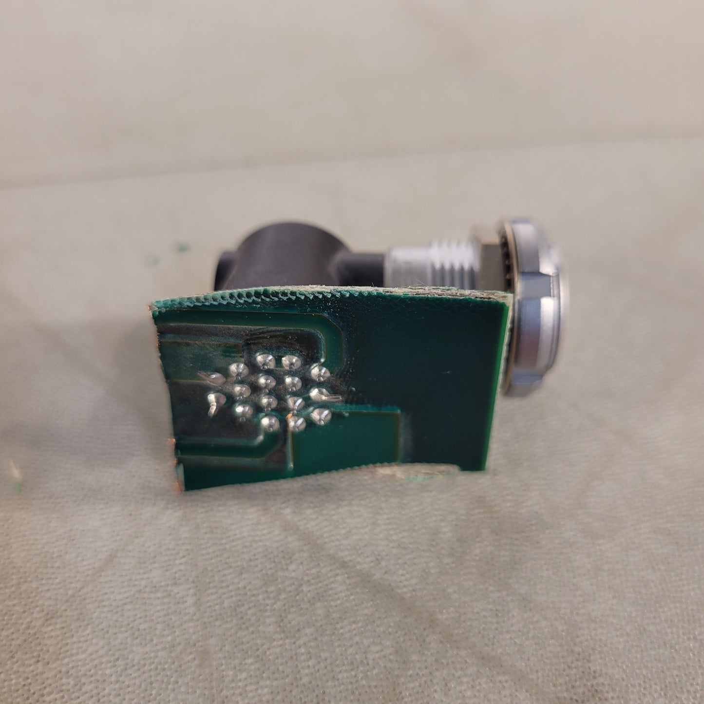 Lemo ECG.2B 16-pin Right Angle Mounted Connector Soldered On Pcb