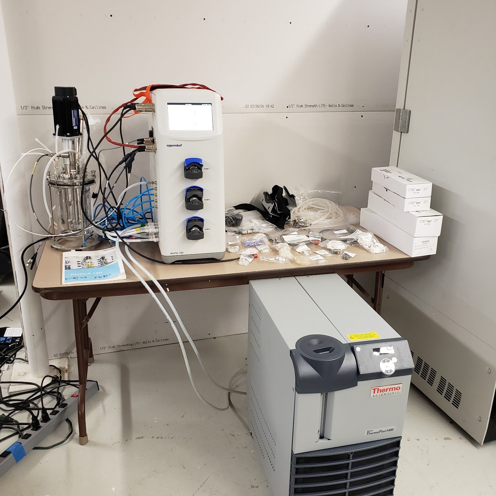 Eppendorf BioFlo 120 Bioreactor System w/ Glass Vessel & ThermoFlex 14 ...