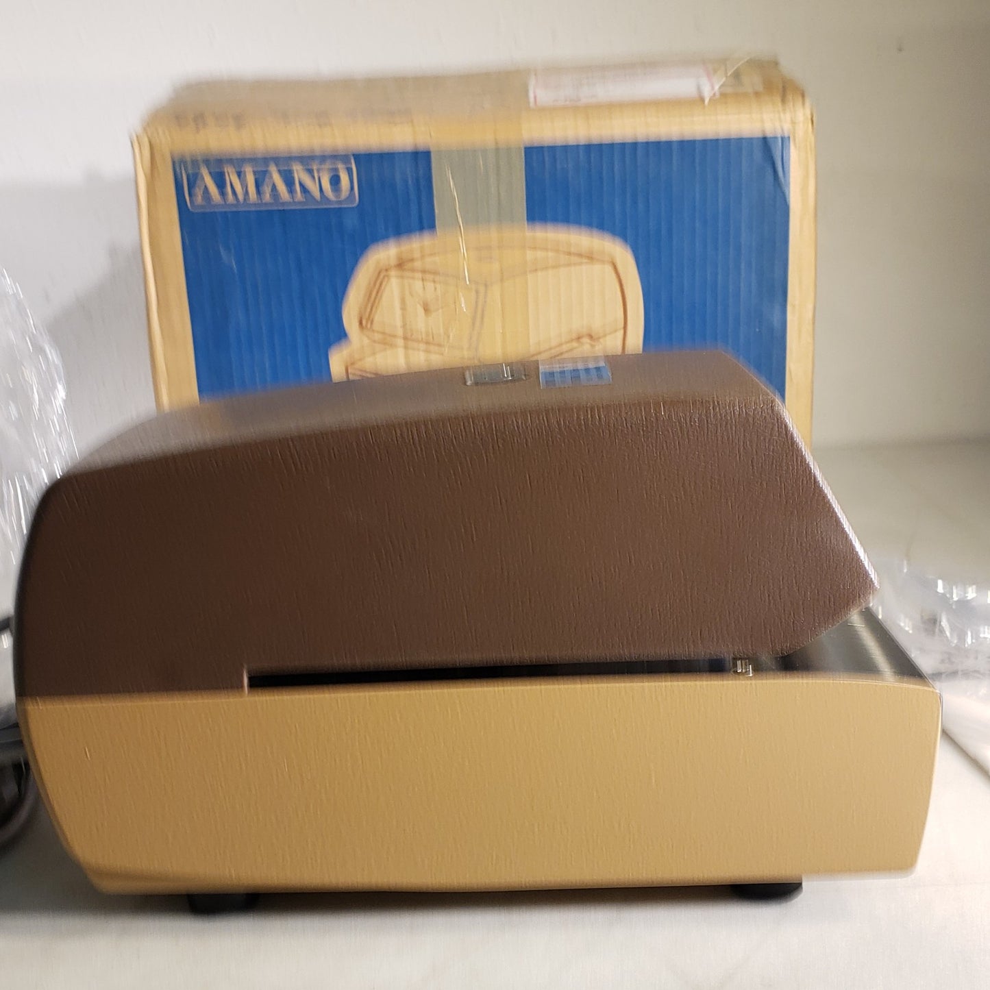Vintage Amano 4746 Automatic Time & Date Stamp Card Punch Stamp Machine w/ Key