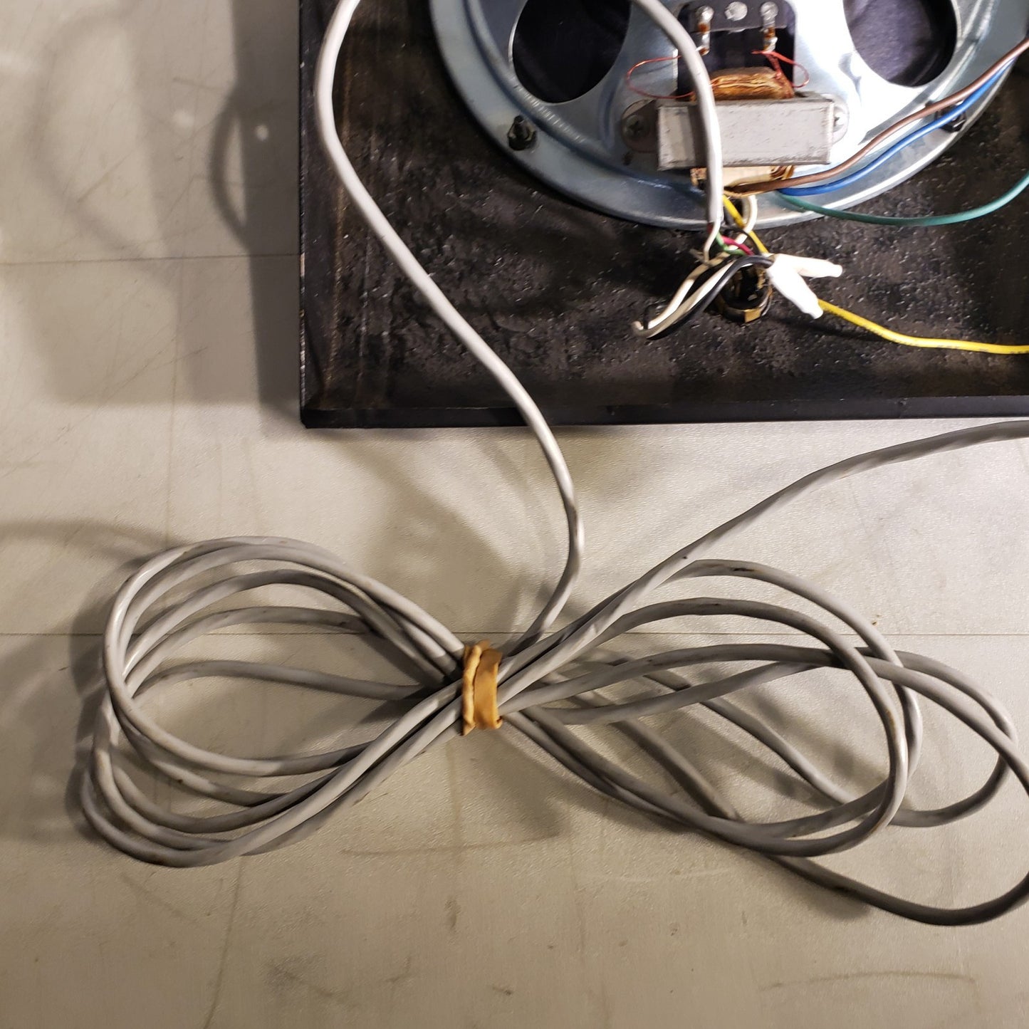 Lowell 8C10 8" Speaker With Cover And Push Button Black