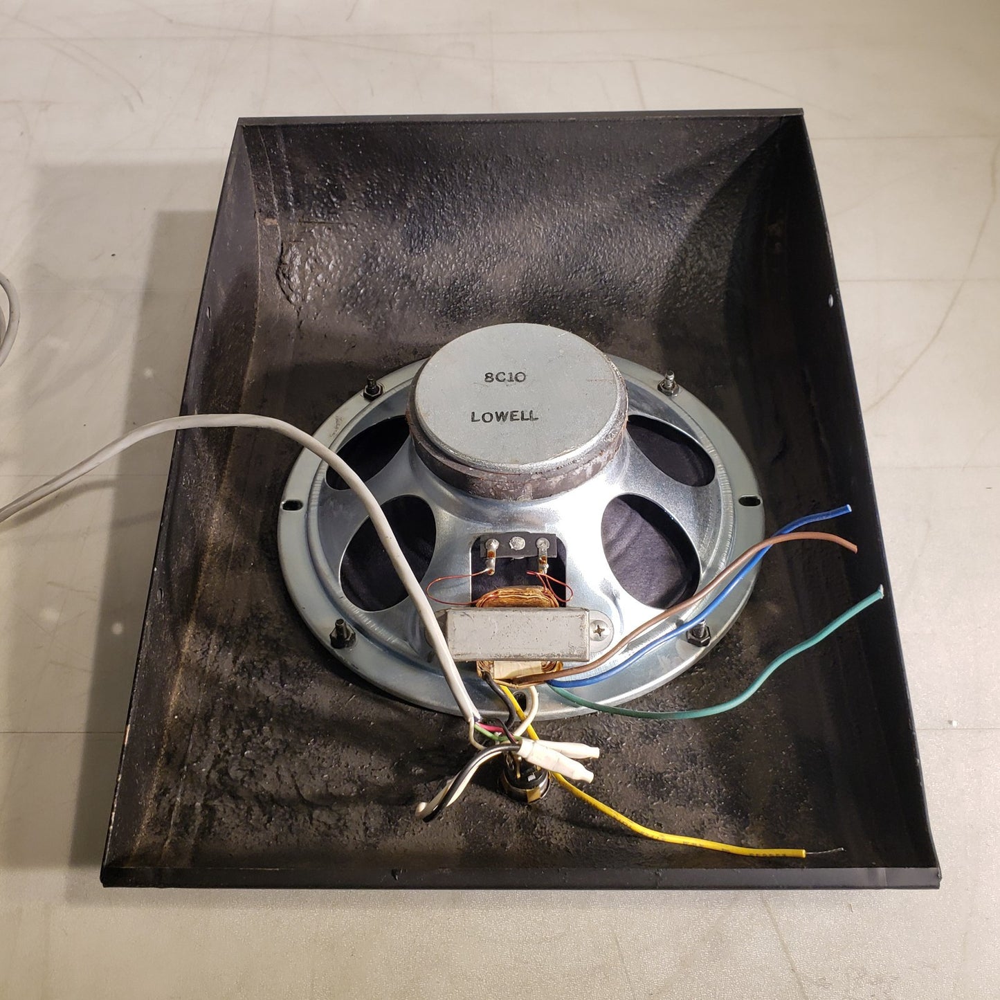 Lowell 8C10 8" Speaker With Cover And Push Button Black