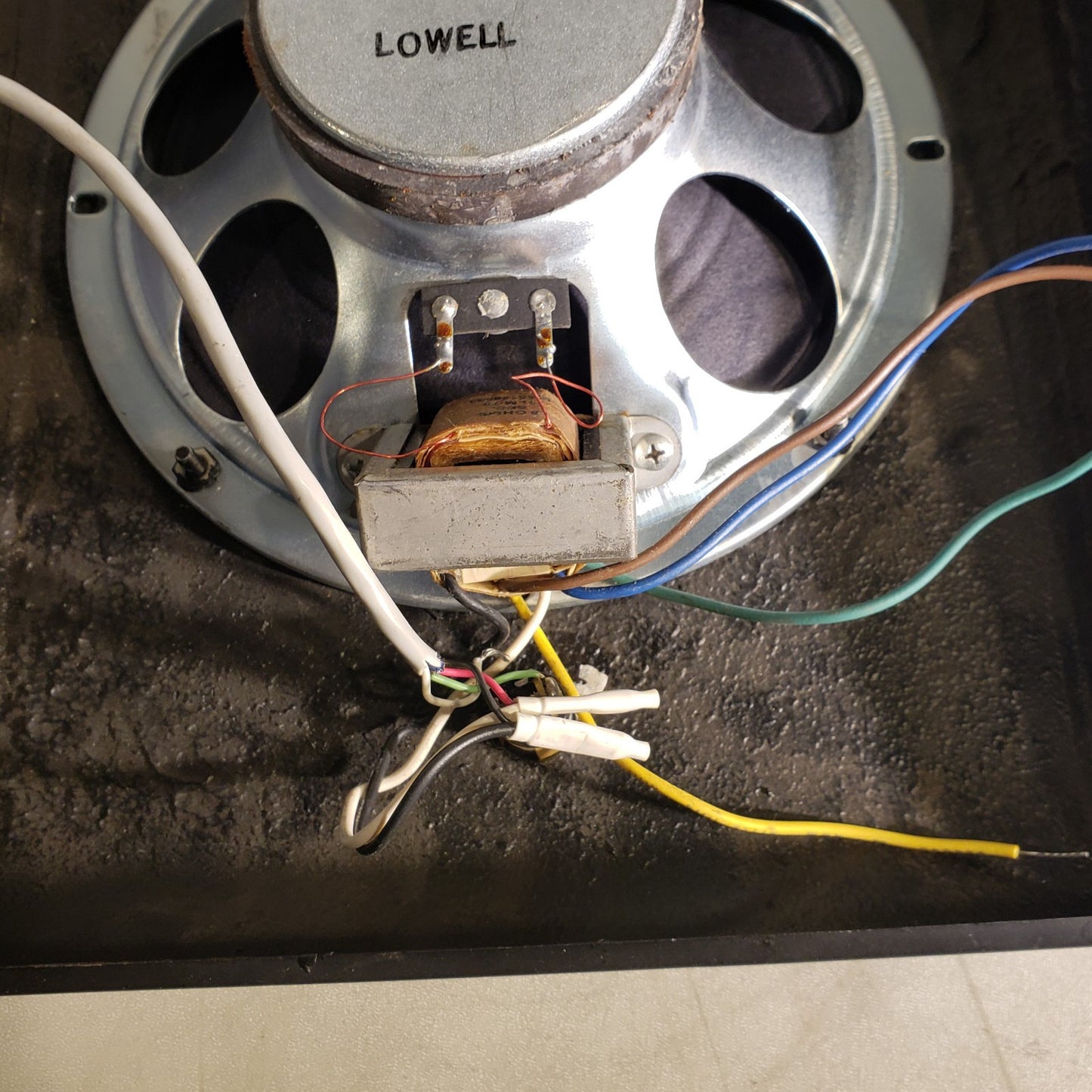 Lowell 8C10 8" Speaker With Cover And Push Button Black