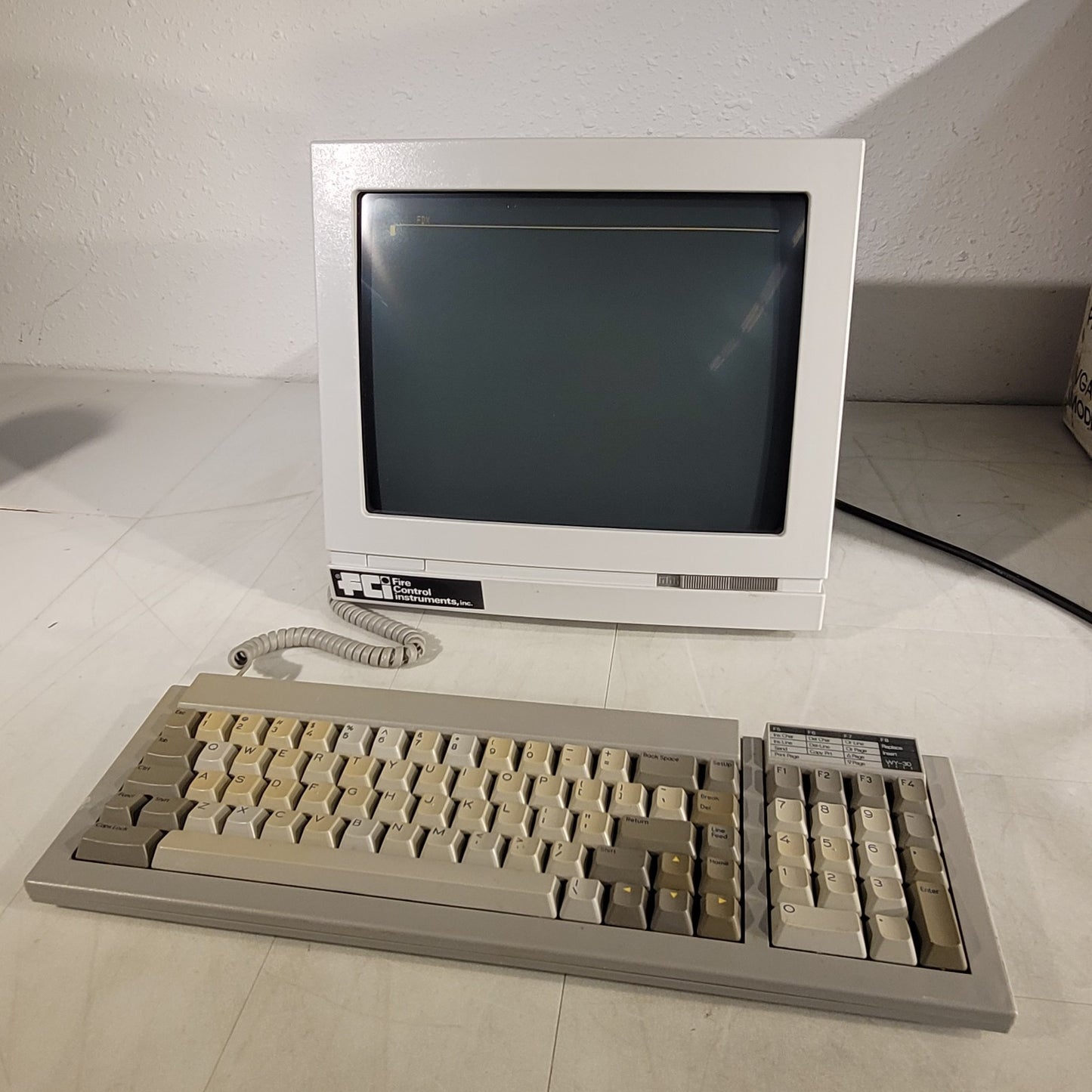 Vintage FCI Wyse Technology WY-30 Monitor 1985 w/ Original Mechanical Keyboard