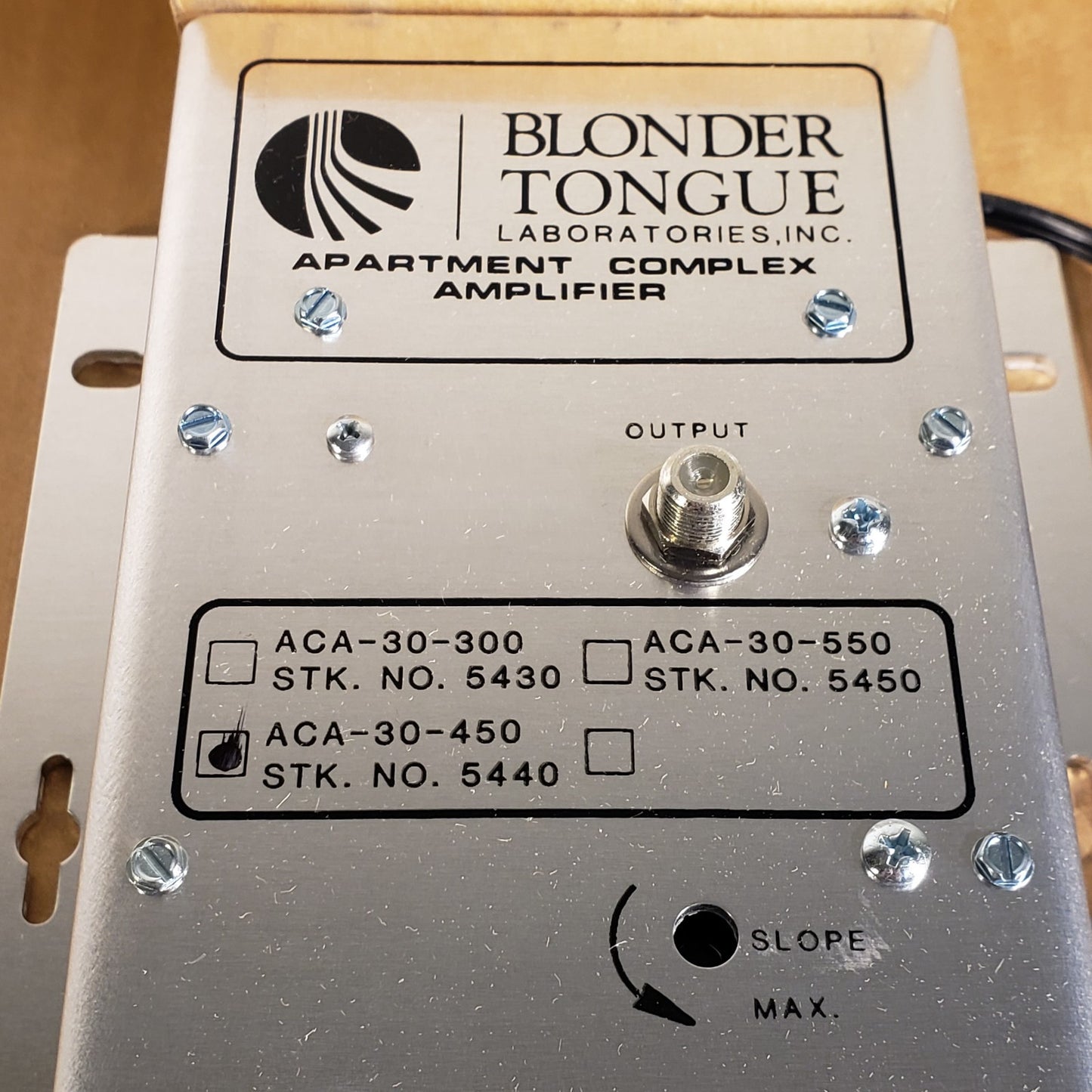 Blonder Tongue ACA-30-450 Apartment Complex Amplifier 5440 Temperature Stability