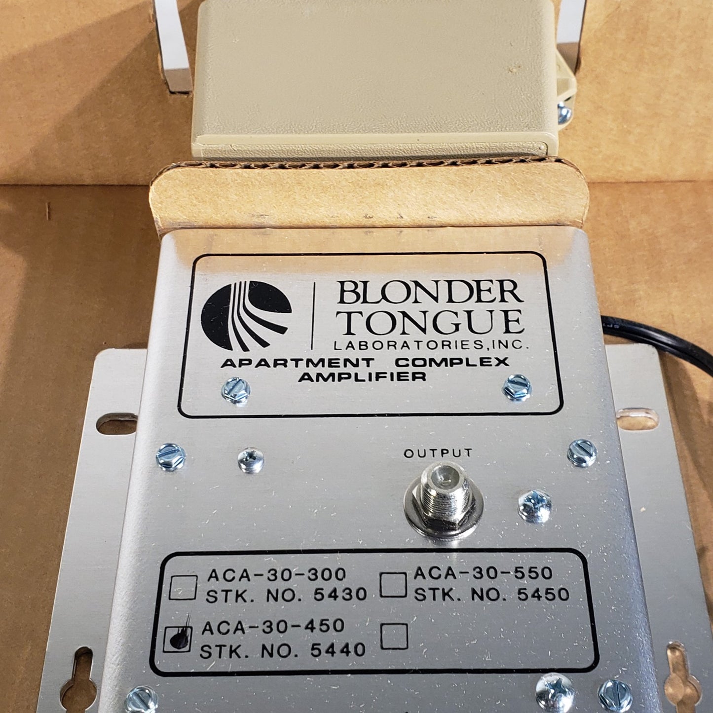 Blonder Tongue ACA-30-450 Apartment Complex Amplifier 5440 Temperature Stability