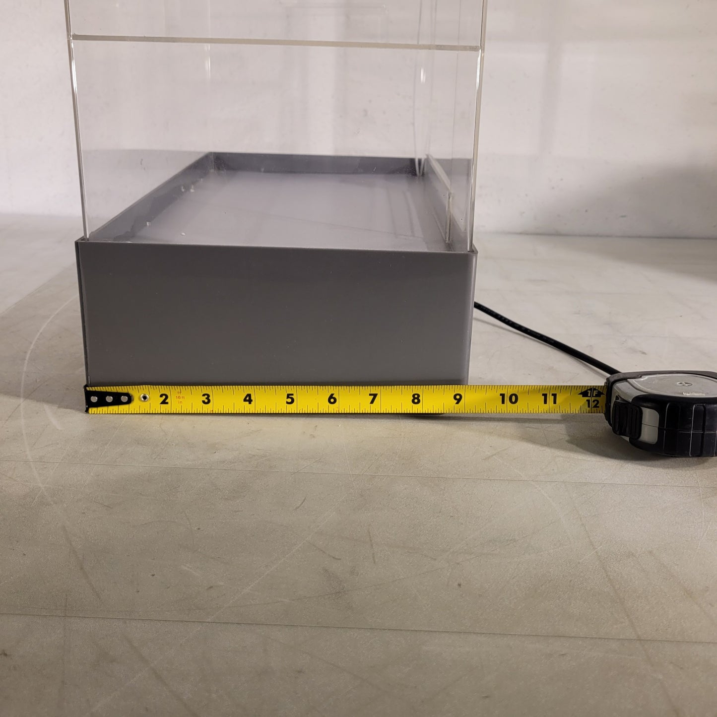 Clear Display Case With Lights Laboratory Keys Included 18x26x9"