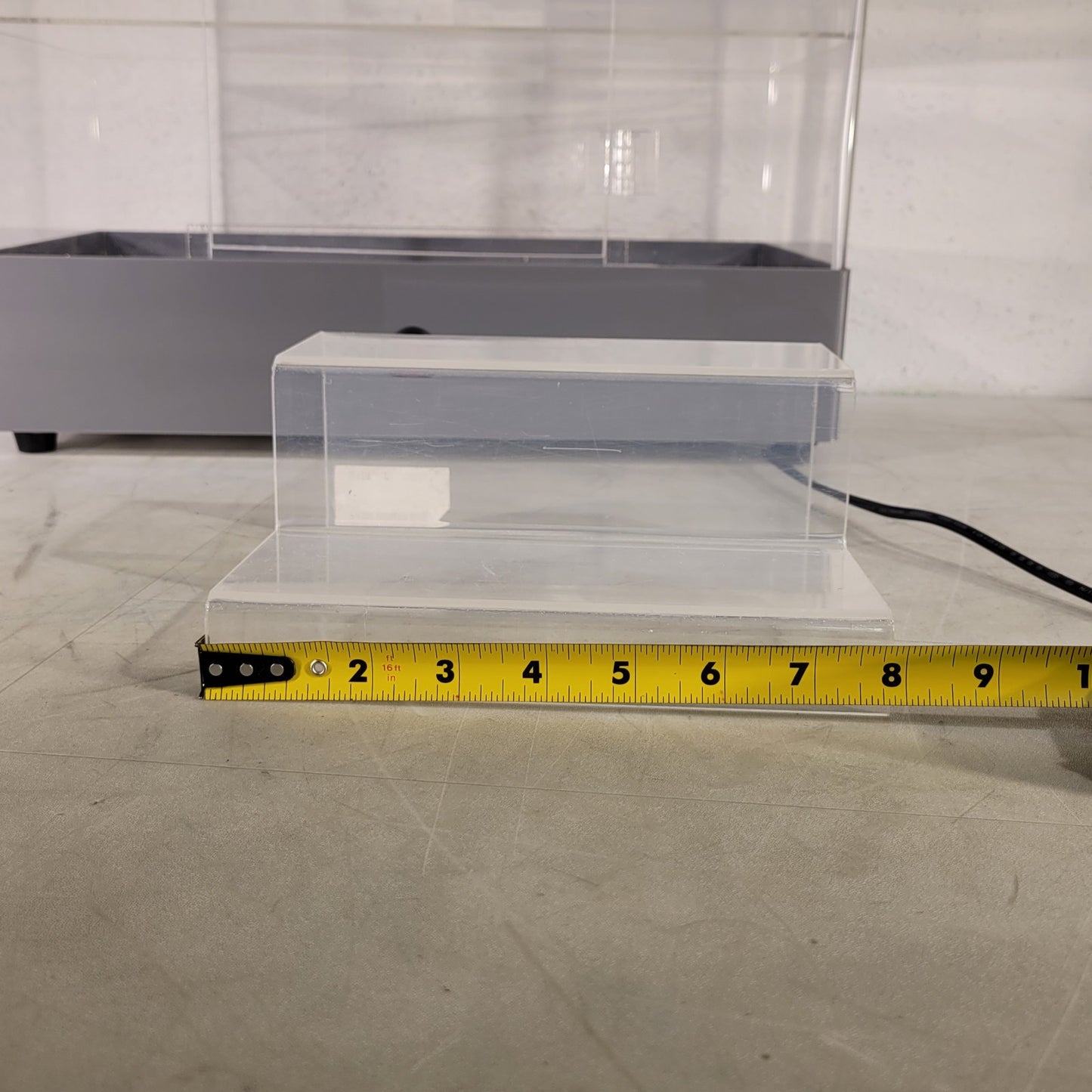 Clear Display Case With Lights Laboratory Keys Included 18x26x9"