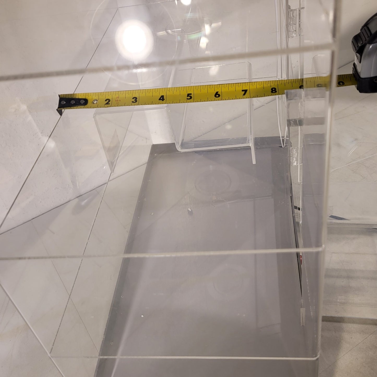 Clear Display Case With Lights Laboratory Keys Included 18x26x9"