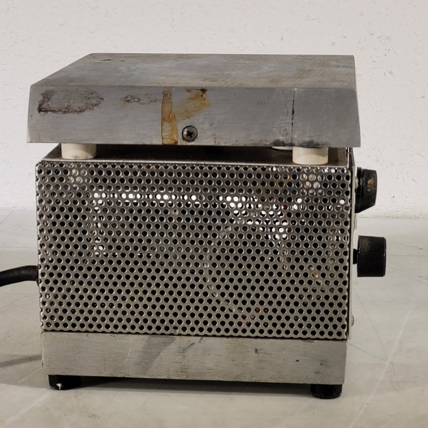 Thermolyne SPA1025B Type 1000 7" Stirring Hot Plate Stirrer Combination