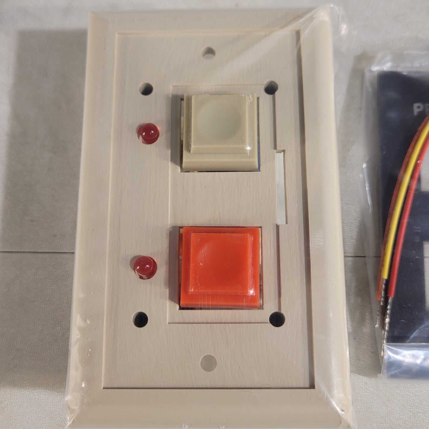 Rauland RS502 Programmable Push Button Call Emergency Privacy Notice Button