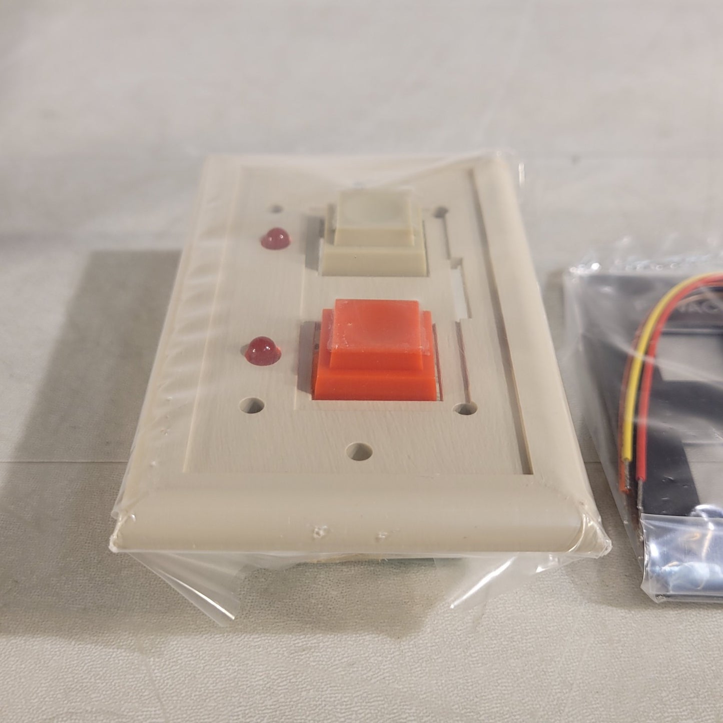 Rauland RS502 Programmable Push Button Call Emergency Privacy Notice Button