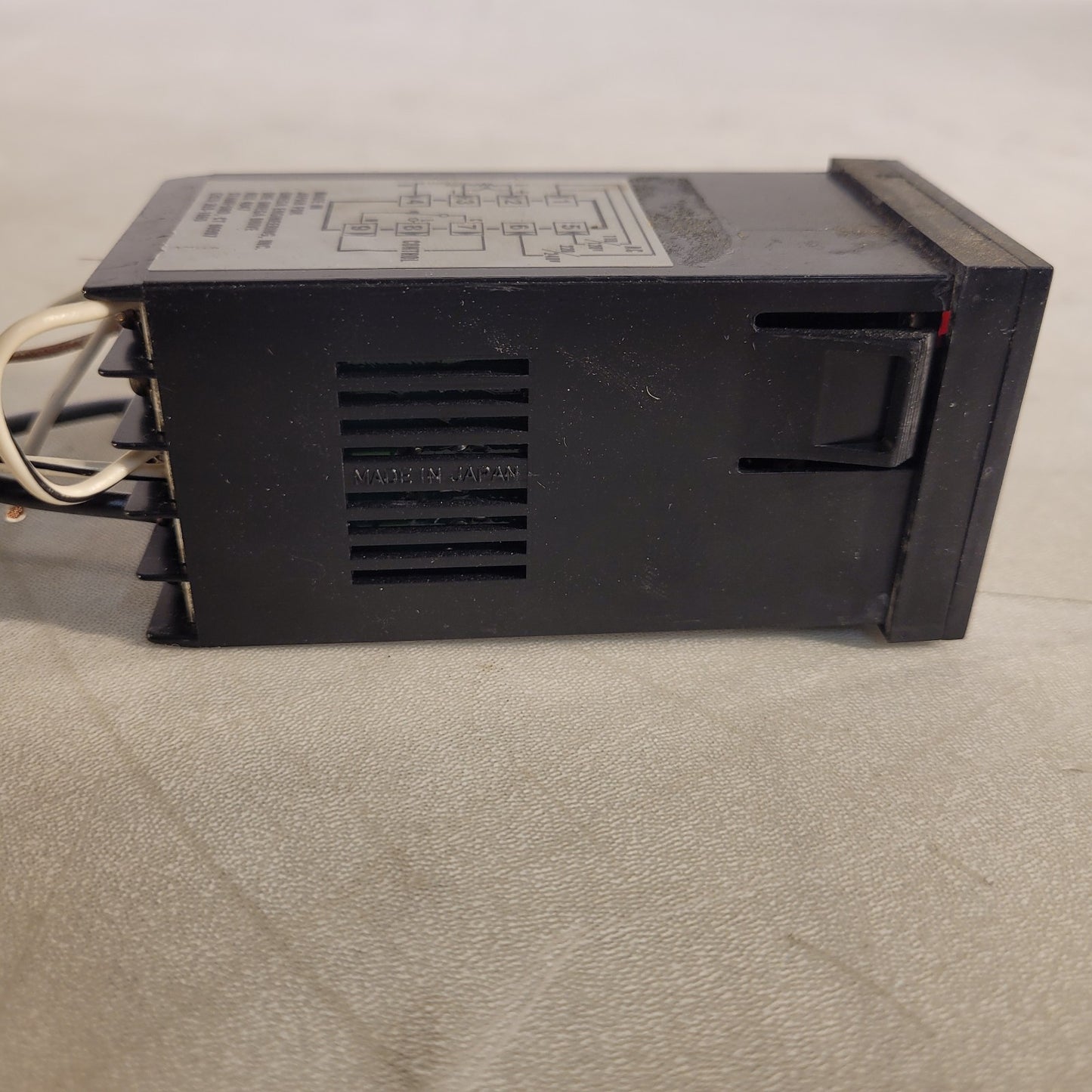 Omega CN360 Temperature Controller 0-399C Manual