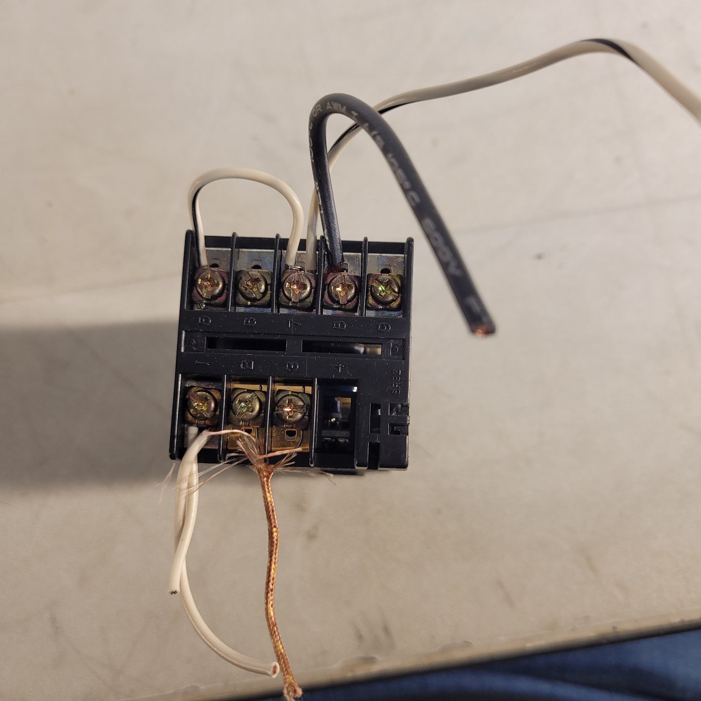 Omega CN360 Temperature Controller 0-399C Manual