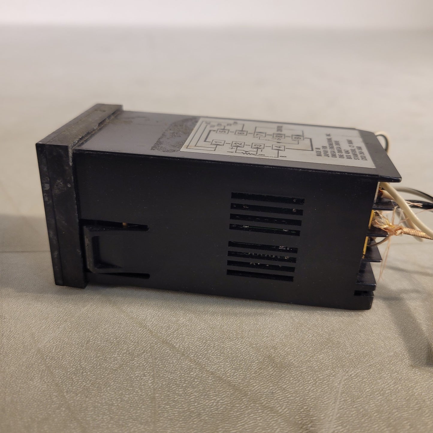 Omega CN360 Temperature Controller 0-399C Manual